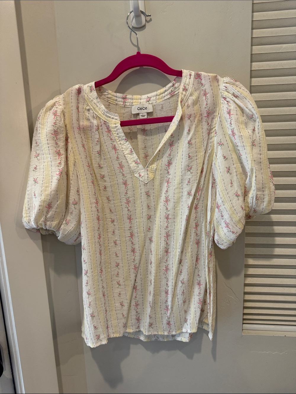 CeCe Cream Floral Stripe Puff-Sleeve Blouse